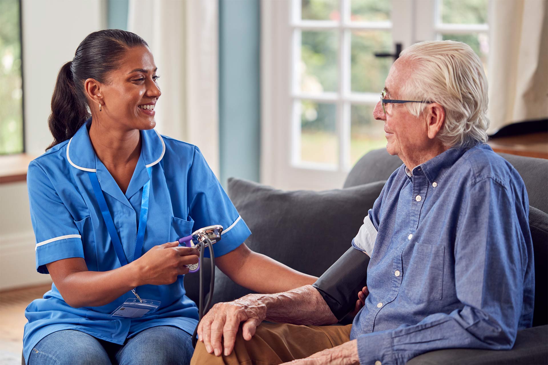 senior-man-at-home-in-lounge-having-blood-pressure-2024-10-21-16-42-10-5CPAUWQ.jpg