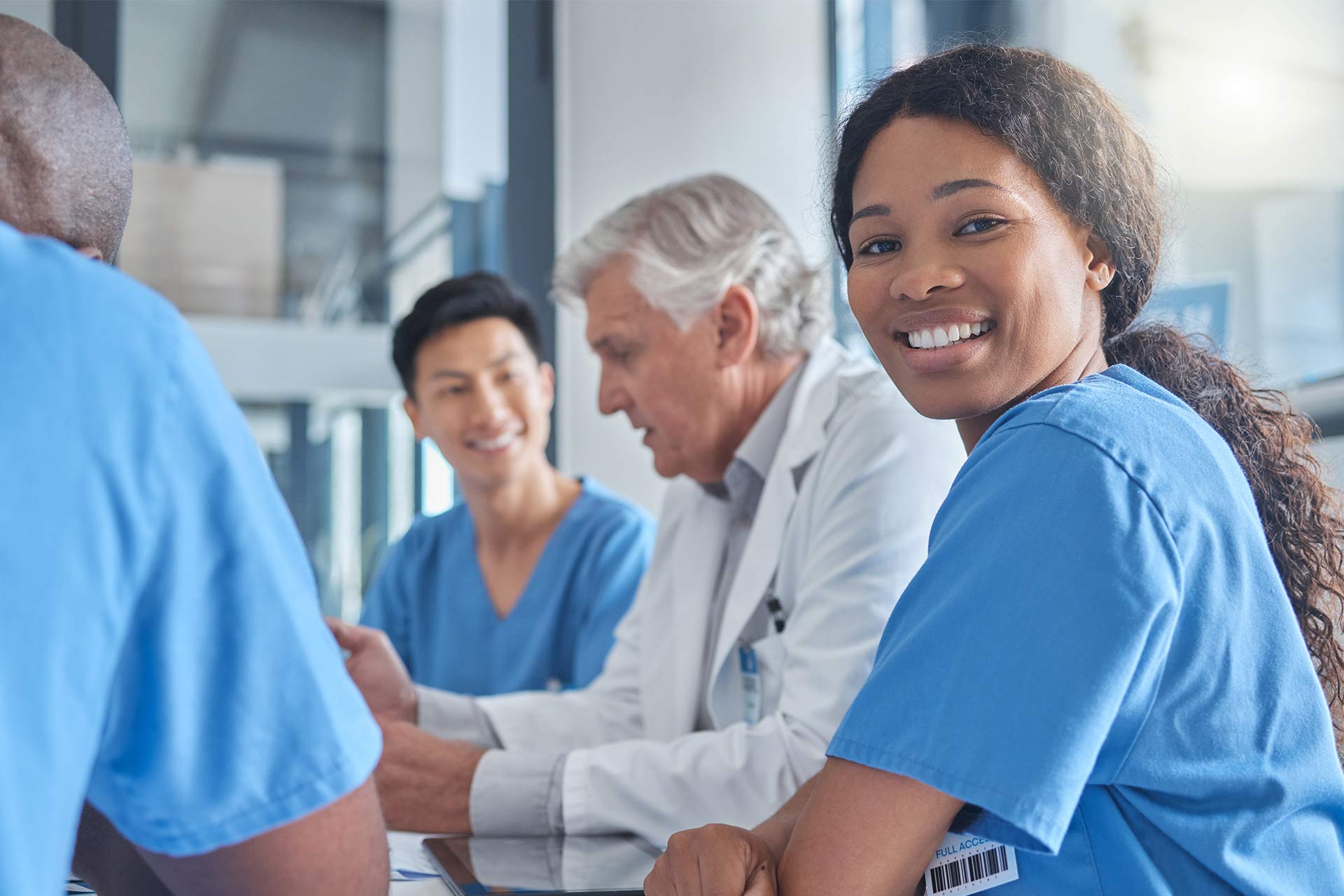 these-meetings-keep-the-hospital-running-2024-09-17-19-57-44-4CXMTTN.jpg